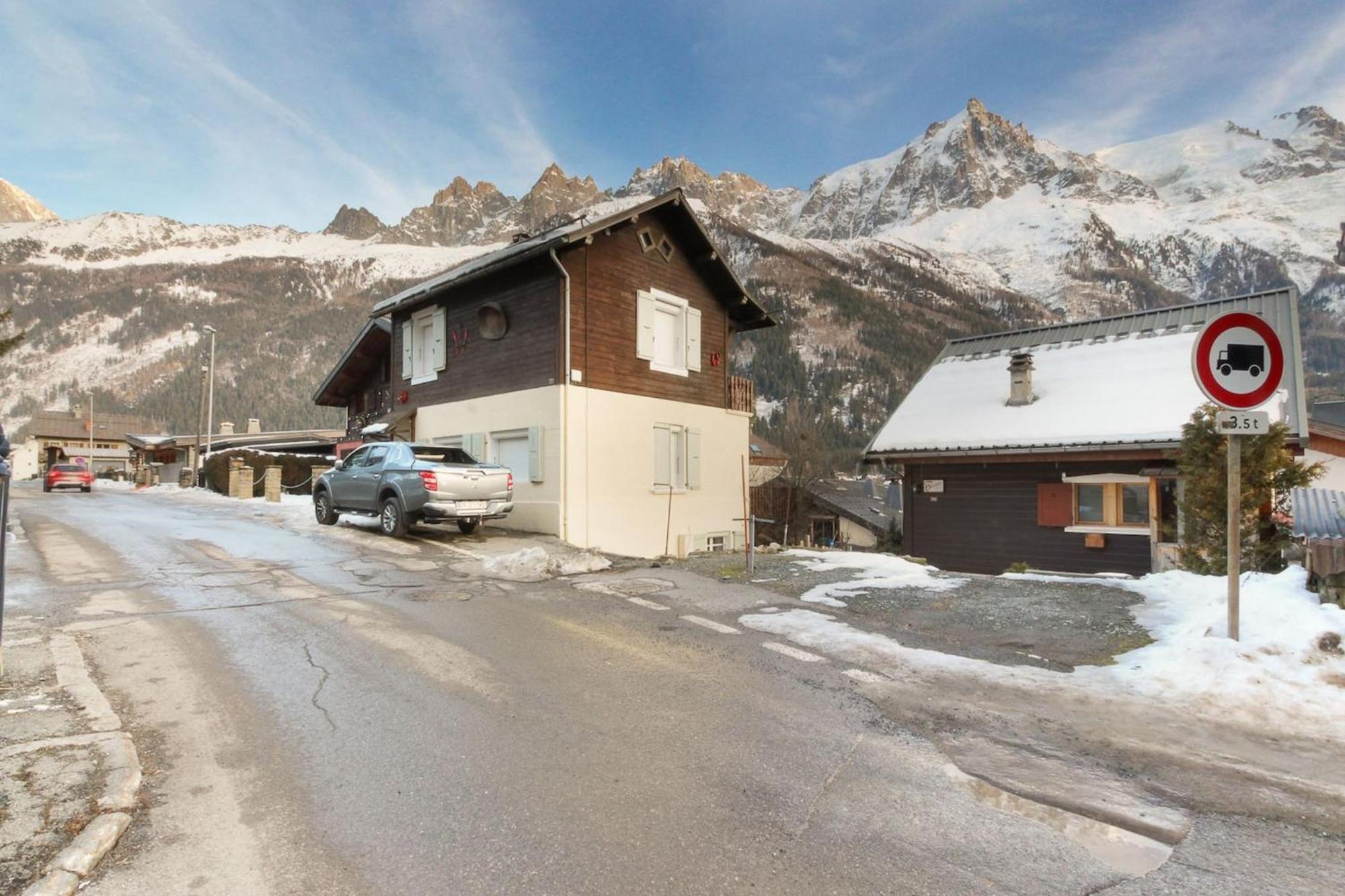 Les Alpins - Centre De Chamonix - Renove Avec Jardin Et Vue Imprenable Sur Le Montblanc Lejlighed Eksteriør billede